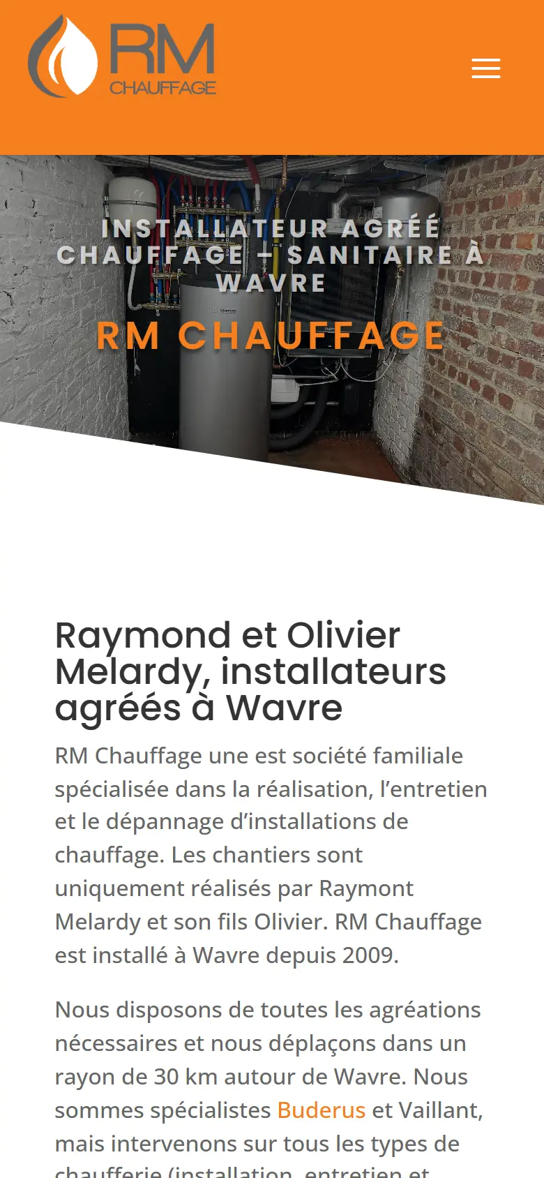 RM Chauffage, on a phone